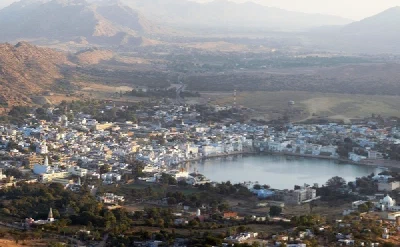 Hilltop Palaces & Lake Cities